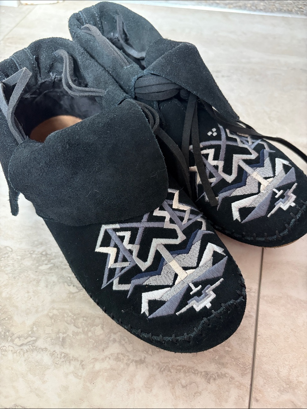 Toms Black Leather Zahara Moccasin Booties White Grey Aztec Embroidery